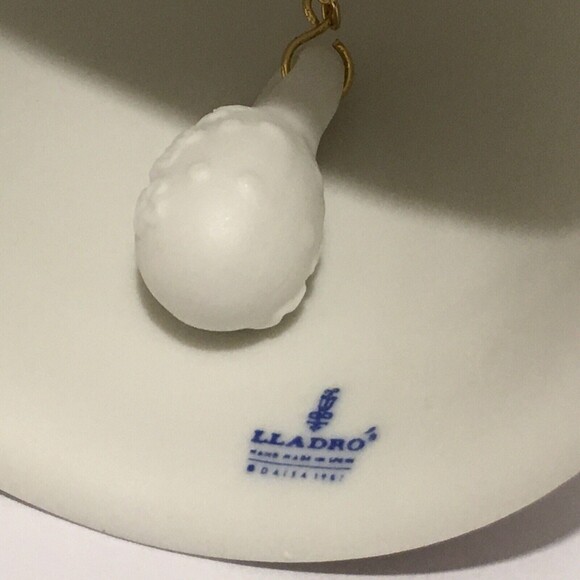 Vintage Christmas LLADRO BELLS 2 Porcelain Santa Children 1987 1988 Ornaments - Picture 6 of 8